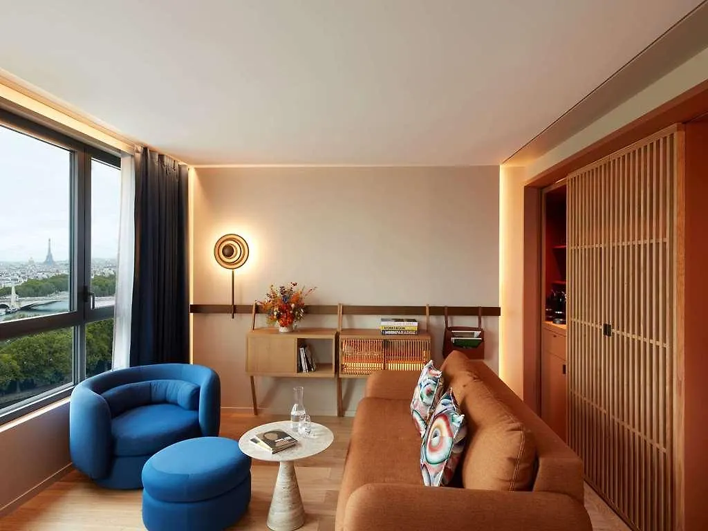 So/ Paris Hotel 0*,
